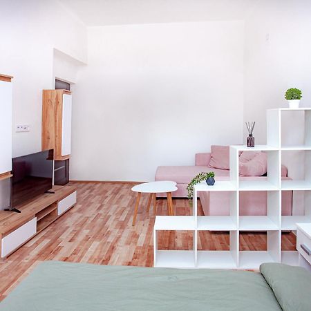 Elegance Apartments 프라하 외부 사진