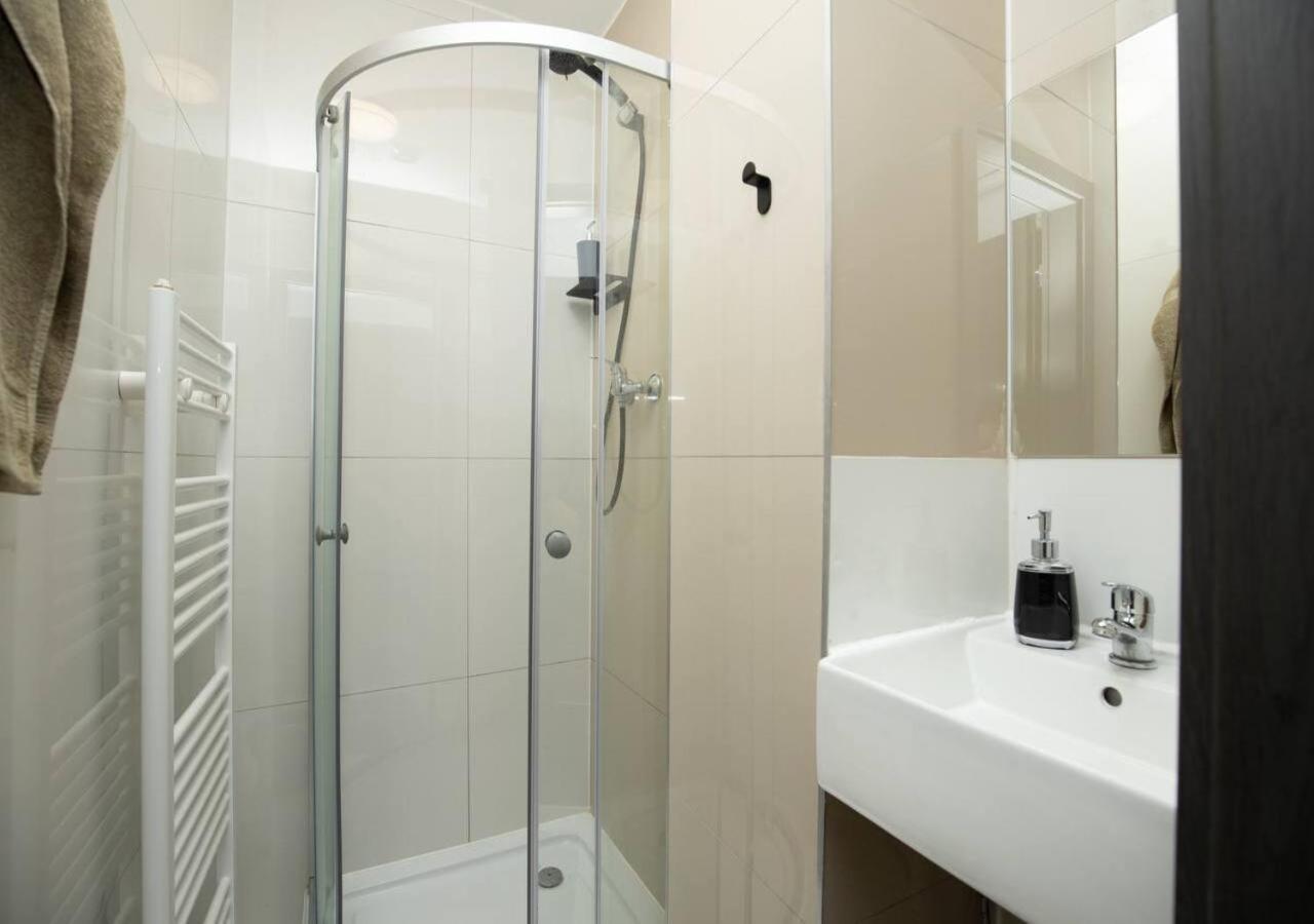 Elegance Apartments 프라하 외부 사진